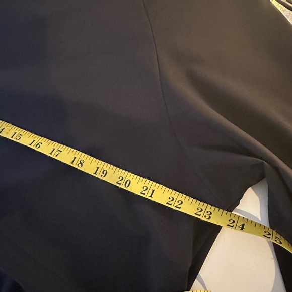 Fabletics black top, size XL - Picture 9 of 10